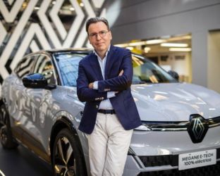 «Le auto Renault sono un prodotto della passione, non frigoriferi»: intervista ad Arnaud Belloni