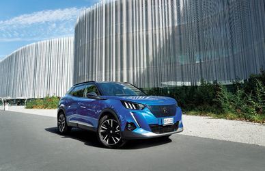 Peugeot e-2008: non la solita crossover