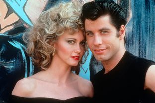 «Sarò per sempre il suo Danny»: l’addio di John Travolta a Olivia Newton-John, sua partner in Grease