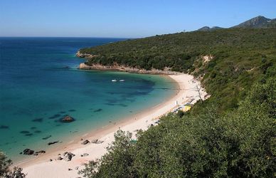 Lisbona e dintorni: sai quali sono le spiagge più cool per surf e relax?
