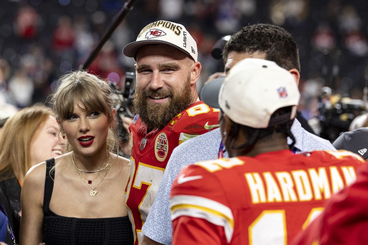 Taylor Swift e Travis Kelce, insieme l'11 febbraio 2024 a Las Vegas. Credit: Michael Owens/Getty Images