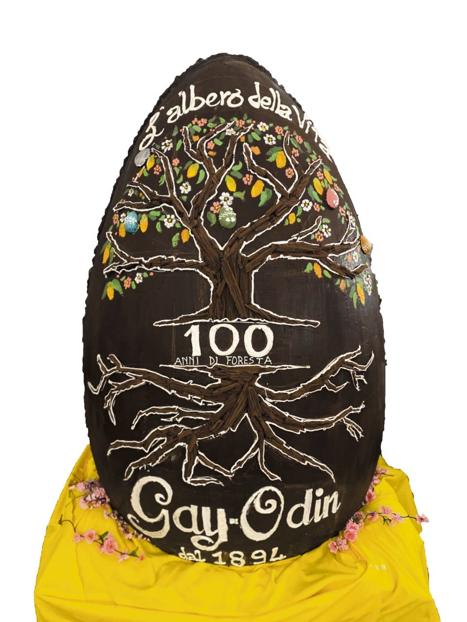 L&#8217;uovo di Pasqua gigante Gay-Odin celebra Procida, capitale della cultura 2022- immagine 4