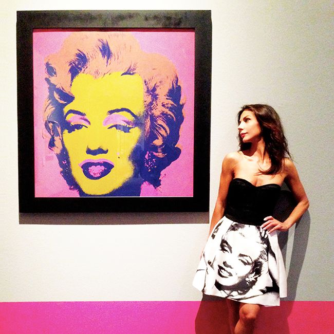 “iGonna” è il titolo dello scatto con la celeberrima Marilyn di Andy Warhol in occasione di una grande retrospettiva al Palazzo Ducale di Genova, a 30 anni dalla morte dell’artista che più di ogni altro ha definito il concetto di Pop Art.