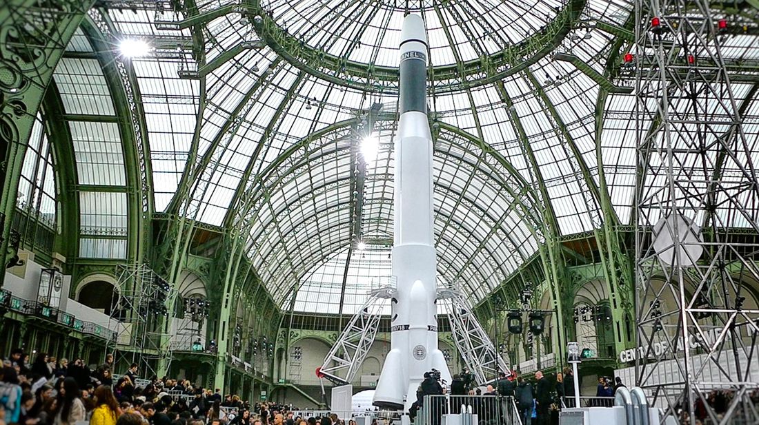 Chanel FW 2017-18: Deep Space - immagine 4