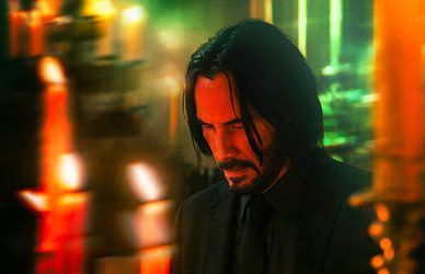 John Wick 4 è un «porno action» estenuante: Keanu Reeves lotta, spara e corre verso il finale della saga