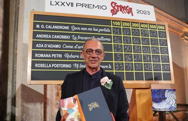 Ada D’Adamo vince il Premio Strega 2023: chi è, trama del libro e gli altri finalisti
