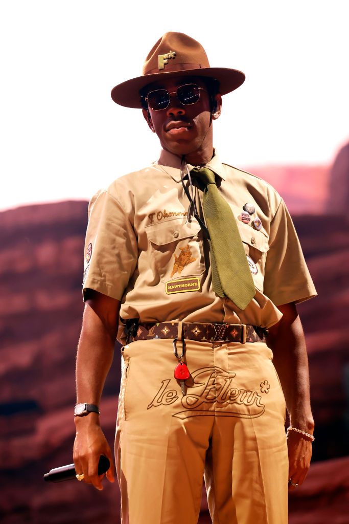 INDIO, CALIFORNIA - APRIL 20: (FOR EDITORIAL USE ONLY) Tyler, the Creator performs at the Coachella Stage during the 2024 Coachella Valley Music and Arts Festival at Empire Polo Club on April 20, 2024 in Indio, California. (Photo by Frazer Harrison/Getty Images for Coachella) I look di Coachella 2024, su e giù dal palco - immagine 5