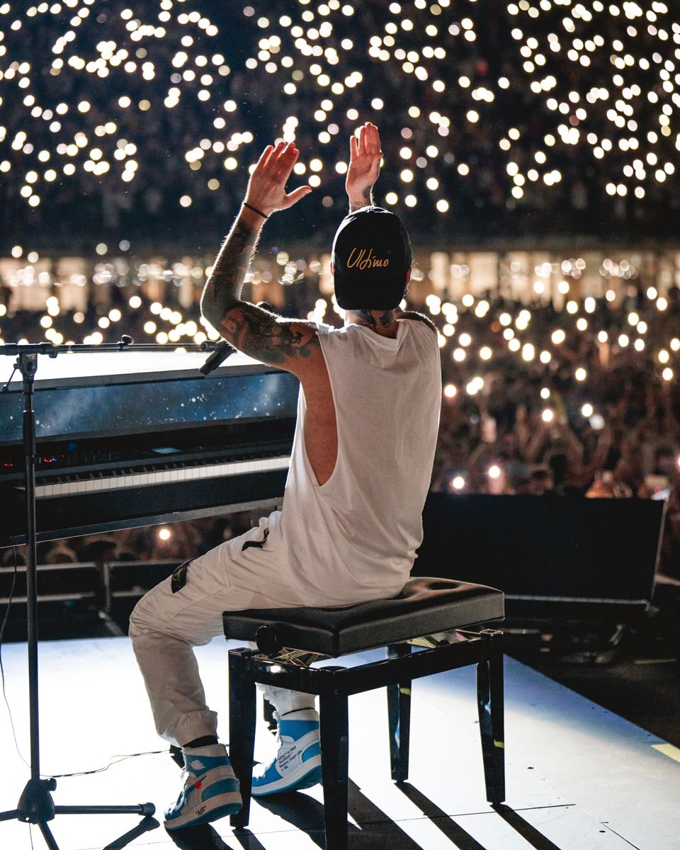 Ultimo, docufilm Prime Video: recensione, fidanzata, canzoni, trailer ...