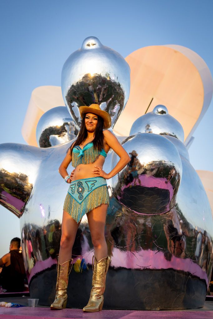 I look di Coachella 2023, su e giù dal palco. Weekend #1 - immagine 3