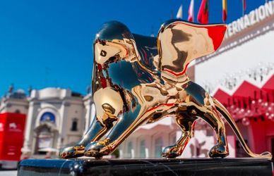 Festival di Venezia 2023: come vedere in diretta tv e streaming la premiazione e chi sono i favoriti