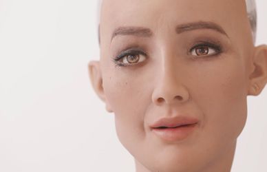 Sophia (primo robot con cittadinanza) e le altre