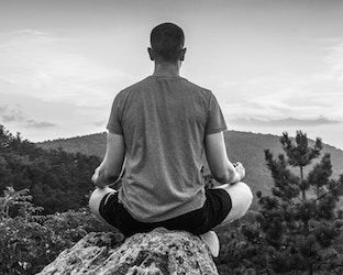 La meditazione Vipassana: per guardare in profondità e purificare la mente