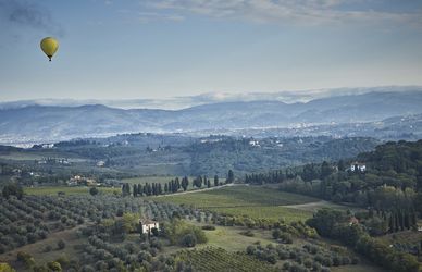 La Toscana che non ti aspetti: astronomia, gin e lezioni di affresco