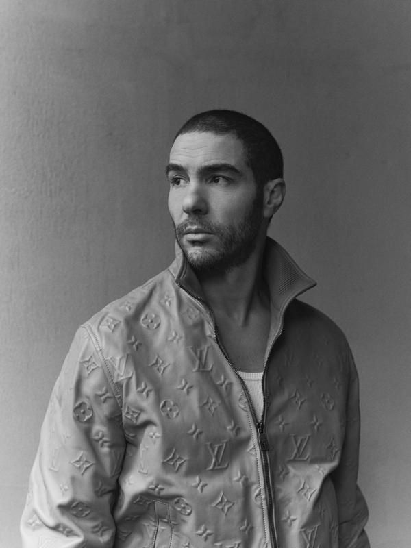 So Tahar Rahim turned into Charles Aznavour. Without playback-image 4