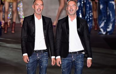 Giacca elegante e Jeans: da must degli anni Novanta a tendenza attuale