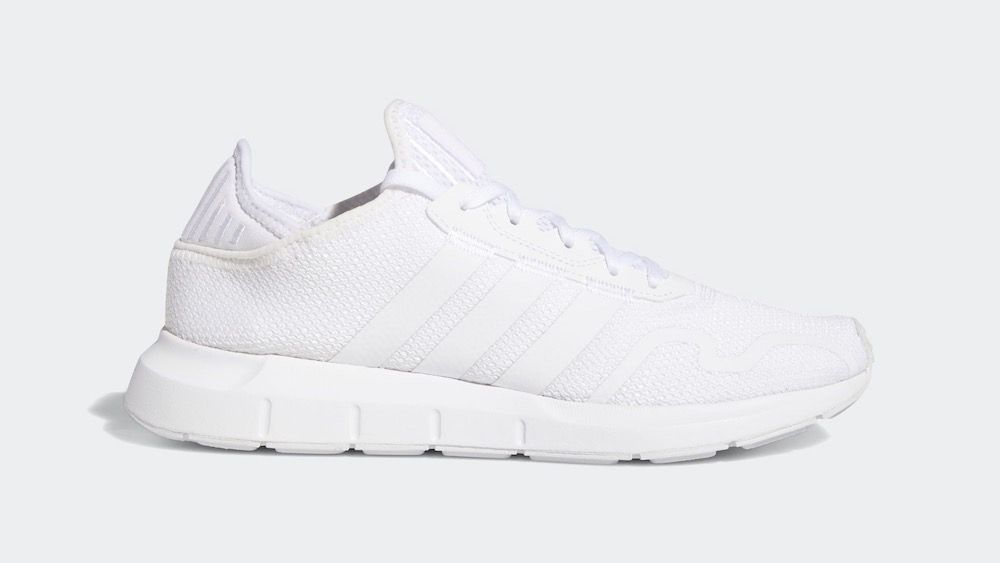 Adidas leggere sales