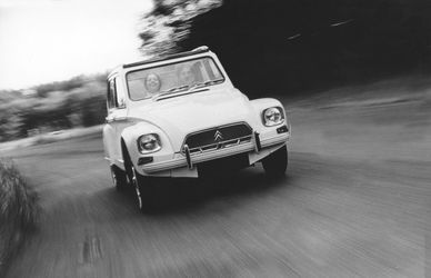 Citroën Dyane compie 50 anni