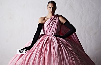 Le foto della sfilata Balenciaga Haute Couture a/i 22