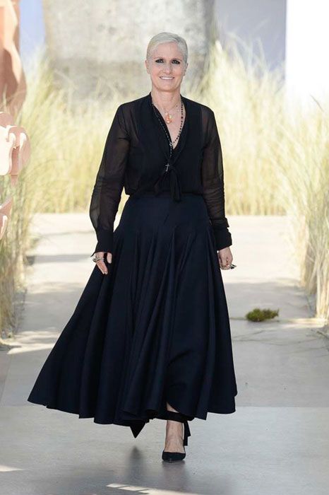 Maria Grazia Chiuri nel finale della sfilata Christian Dior Haute Couture 2017