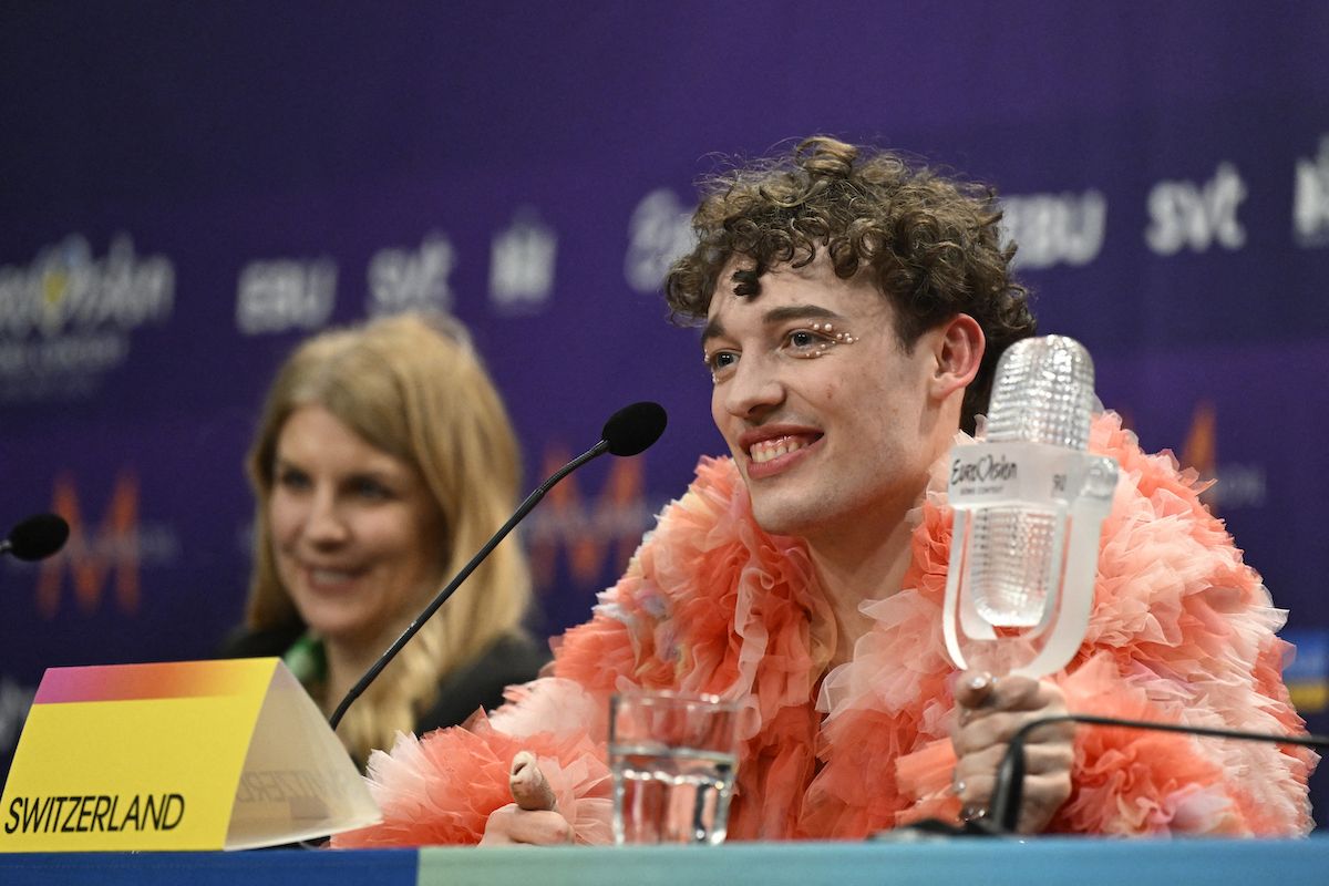 Nemo, vincitore di Eurovision 2024, durante la conferenza stampa post proclamazione. Credit: Jessica Gow/TT / TT NEWS AGENCY / AFP