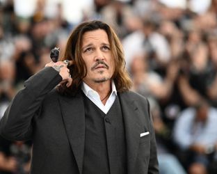 Johnny Depp a Cannes. Arriva in ritardo di 45 minuti e poi dice «Io non ho più bisogno di Hollywood: e voi?»