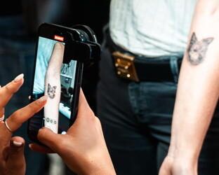 Esplorando il futuro dei tatuaggi: tecnologia e arte si fondono sulla pelle