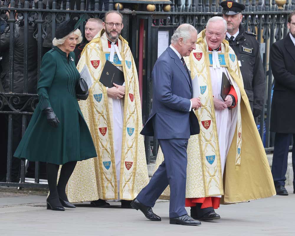 La Regina alla commemorazione di Filippo con il Principe Andrea: lei l&#8217;ha perdonato e a Londra è polemica - immagine 9