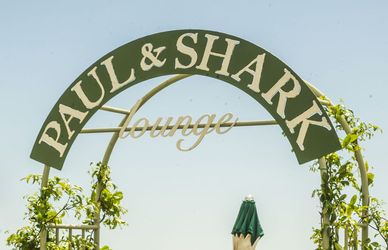 Paul&Shark ci svela una Liguria segreta e “veste” uno stabilimento balneare