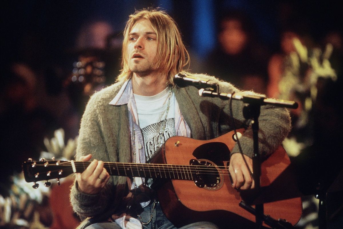 Kurt Cobain dei Nirvana durante la registrazione di MTV Unplugged ai Sony Studios di New York il 18 novembre 1993. Credit: Frank Micelotta/Getty Images