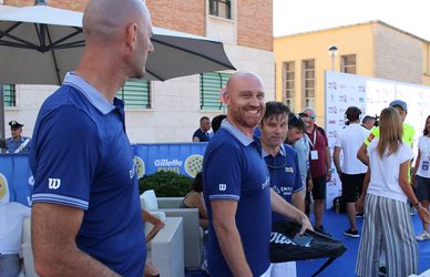 Padel, un po’ tennis un po’ squash