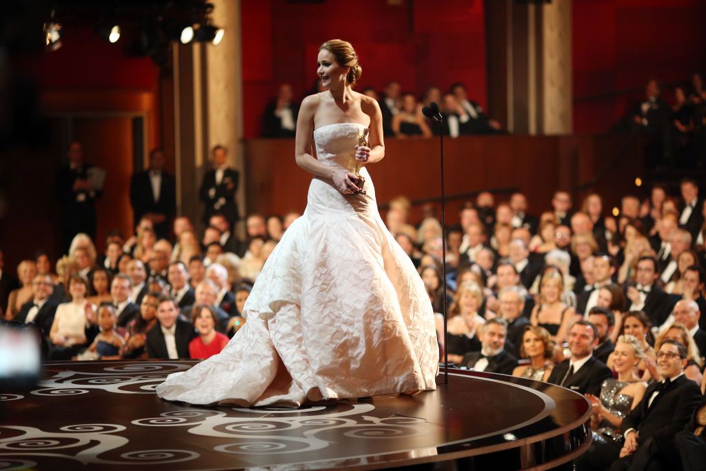 And the winner is&#8230;the dress. I vestiti che fanno vincere gli Oscar - immagine 2