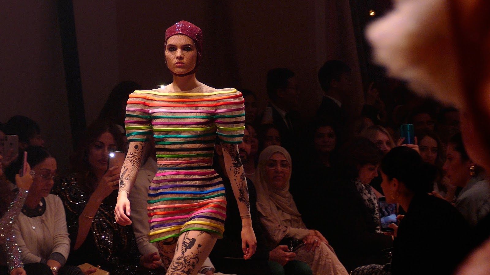 Dior sfila a Dubai con la collezione Haute Couture- immagine 4