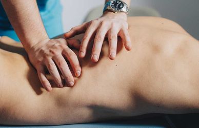 Posture scorrette e dolori: ci vuole l’osteopata!