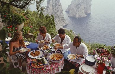 Come vestirsi in vacanza: ispirazione Capri