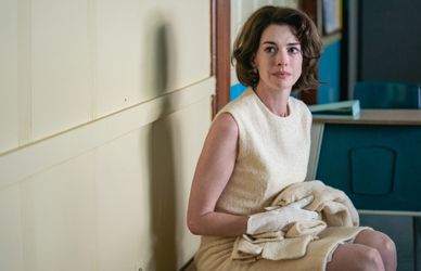Anne Hathaway in Mothers’ Instinct: un thriller femminista?