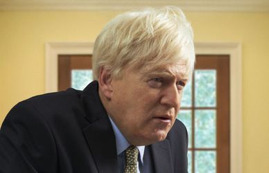 L’incredibile trasformazione di Kenneth Branagh in Boris Johnson in This England