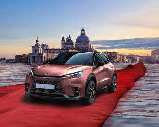 Festival di Venezia 2023: Lexus è l’auto ufficiale per il settimo anno