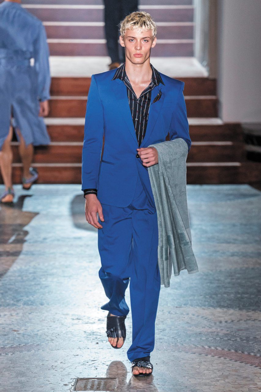 tendenze moda uomo 2020 colori blu tendenze moda uomo primavera estate 2020 moda uomo colori blu Pal Zileri 