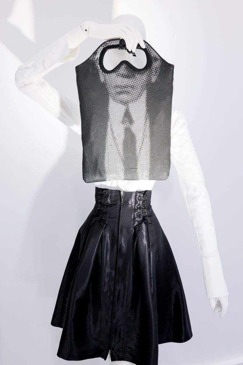 Dagli schizzi alla realtà: la mostra su Lagerfeld al Met- immagine 2
