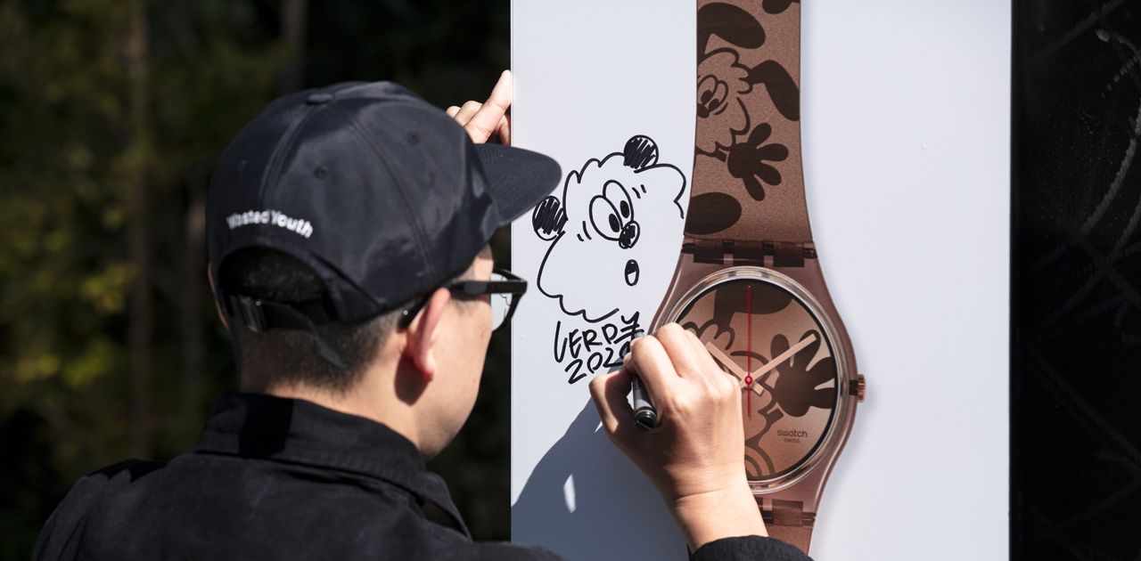 Swatch, la Biennale 2024 e un panda/coniglio entrato in un orologio- immagine 3