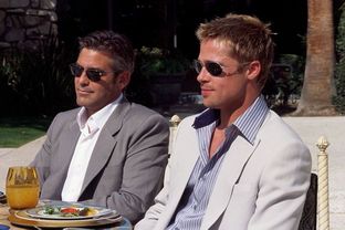 Ocean’s Eleven con George Clooney e Brad Pitt a 60 anni da Colpo grosso