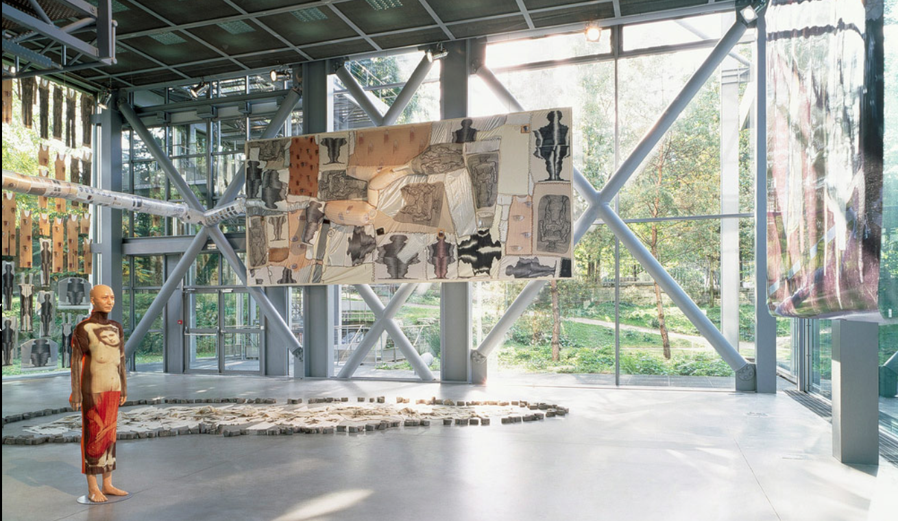 Issey Miyake, Making Things, mostra alla Fondation Cartier, Parigi, ottobre 1998