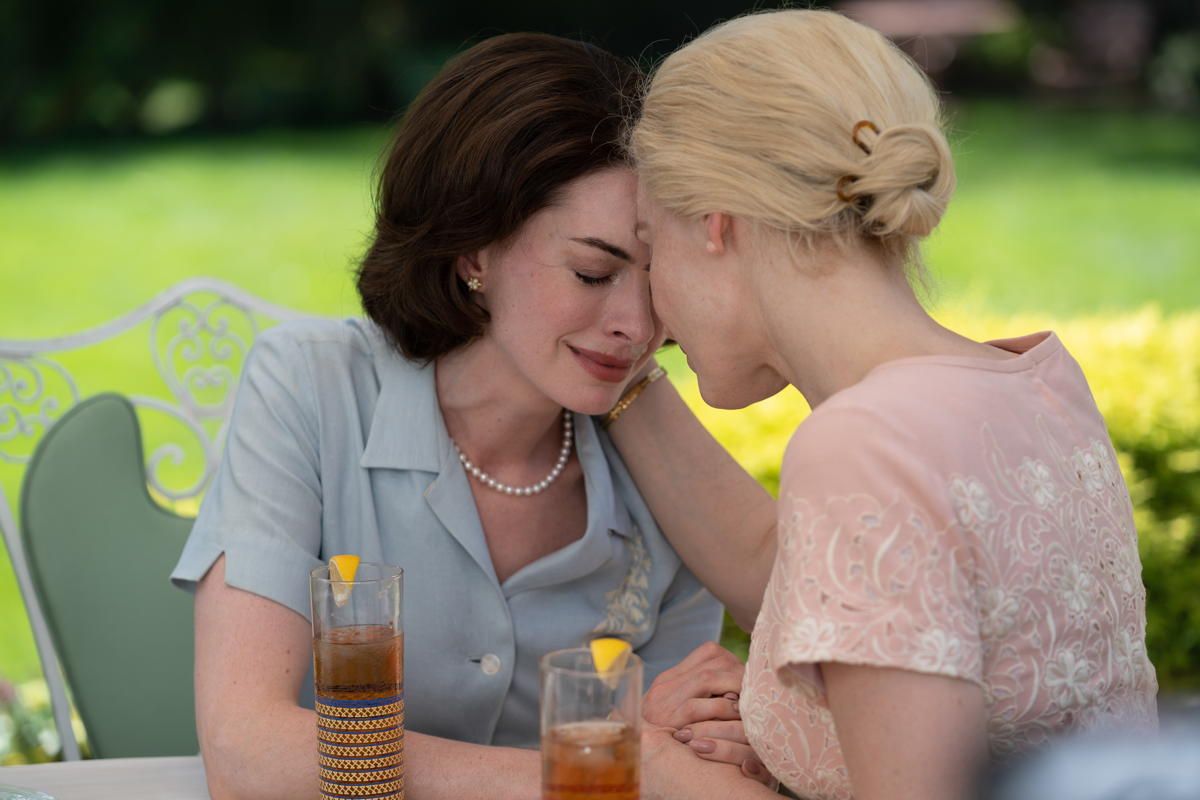 Anne Hathaway in Mothers&#8217; Instinct: un thriller femminista?- immagine 3