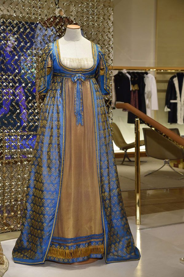 La mostra &#8220;A Tale of Costumes&#8221; all&#8217;Espace Louis Vuitton- immagine 1