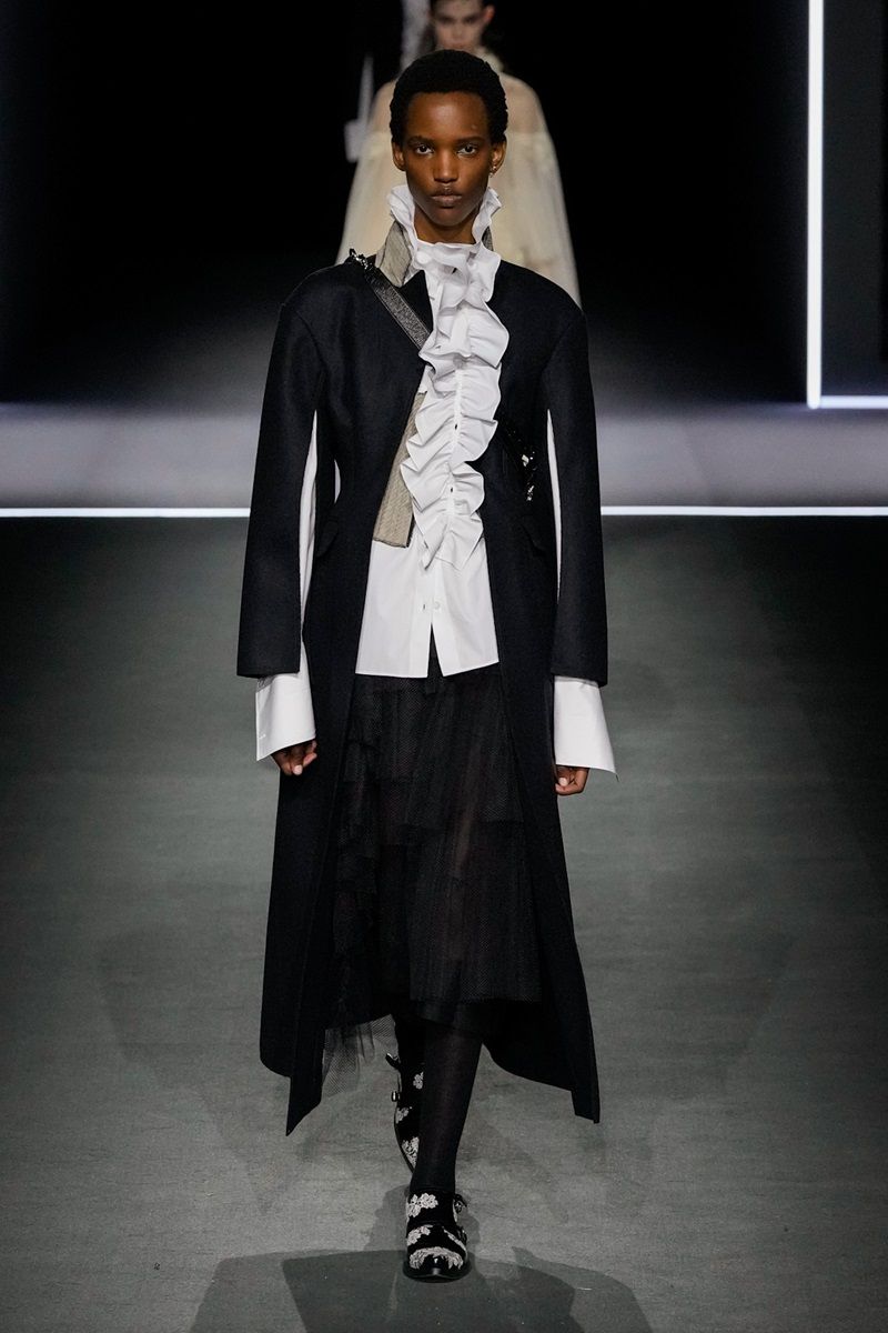 Dior, The time of the dress-image 3