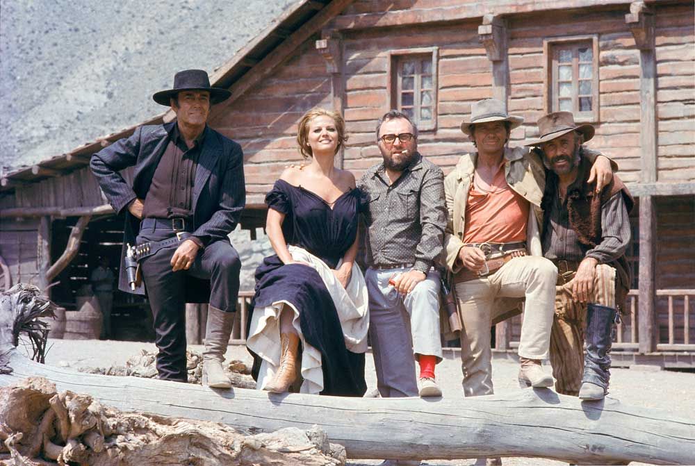 Perché Per un pugno di dollari è il film da vedere stasera in tv: tutto sul primo western di Sergio Leone con Clint Eastwood- immagine 4