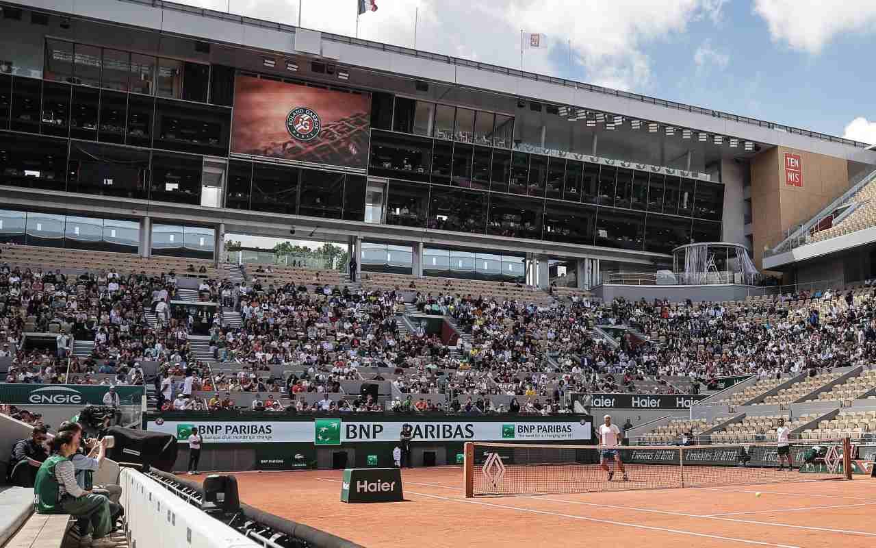Il tennis scende in piazza: così Parigi si prepara al Roland Garros- immagine 2