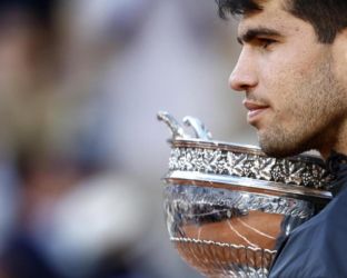Carlos Alcaraz ha conquistato il Roland Garros: un mix di entusiasmo e talento