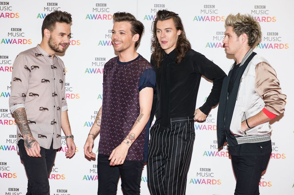 Louis Tomlinson, Liam Payne, Harry Styles e Niall Horan dei One Direction ai BBC Music Awards, il 10 dicembre 2015 a Birmingham. Credit: Brian Rasic/WireImage