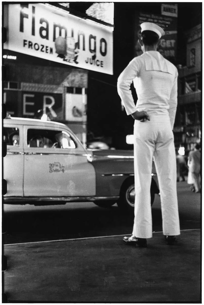 Mostra Elliott Erwitt USA.-Times-Square,-New-York-City.-1950